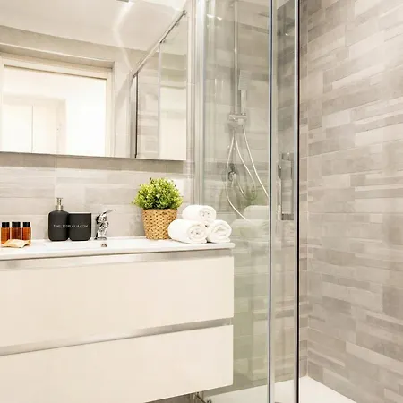 Casa Di Carly - Large Cozy Retreat In Center דירה *